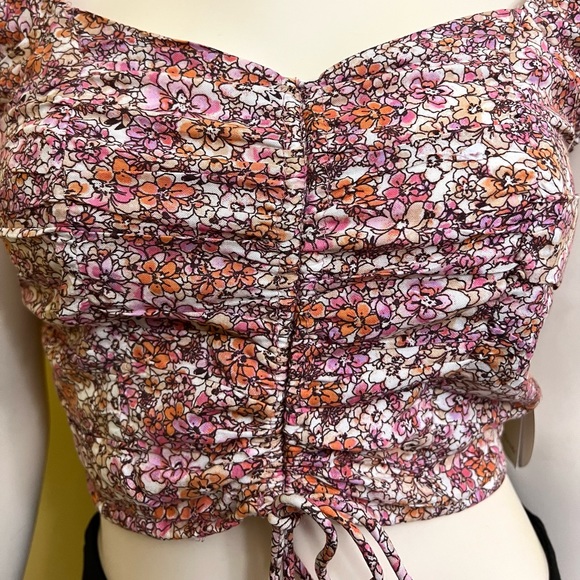 Floral smocked croptop - Picture 2 of 8